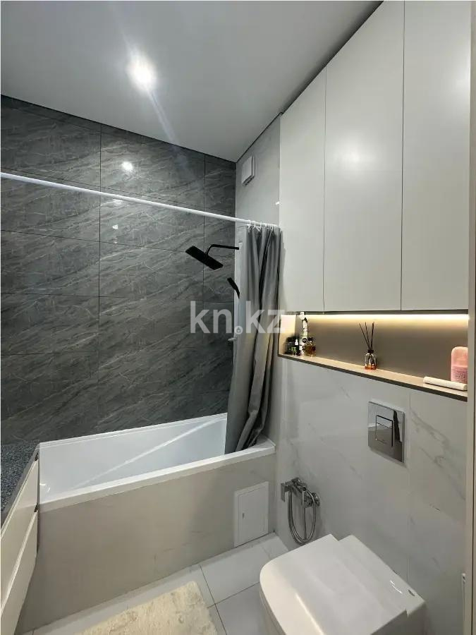 Продажа 2-комнатной квартиры, 65 м², пр. Абая, дом  164/4 в Алматы - фото 3