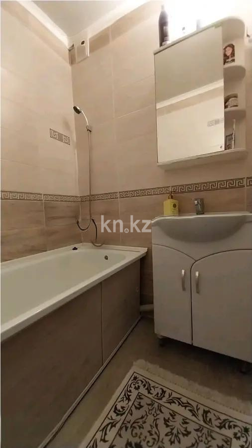 Продажа 3-комнатной квартиры, 63 м², мкр. Гульдер-1, дом  1 в Караганде - фото 5