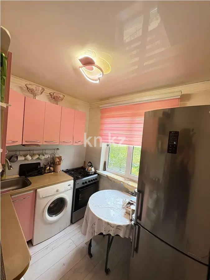 Продажа 3-комнатной квартиры, 57.5 м², 2 мкр., дом  14 в Алматы - фото 4