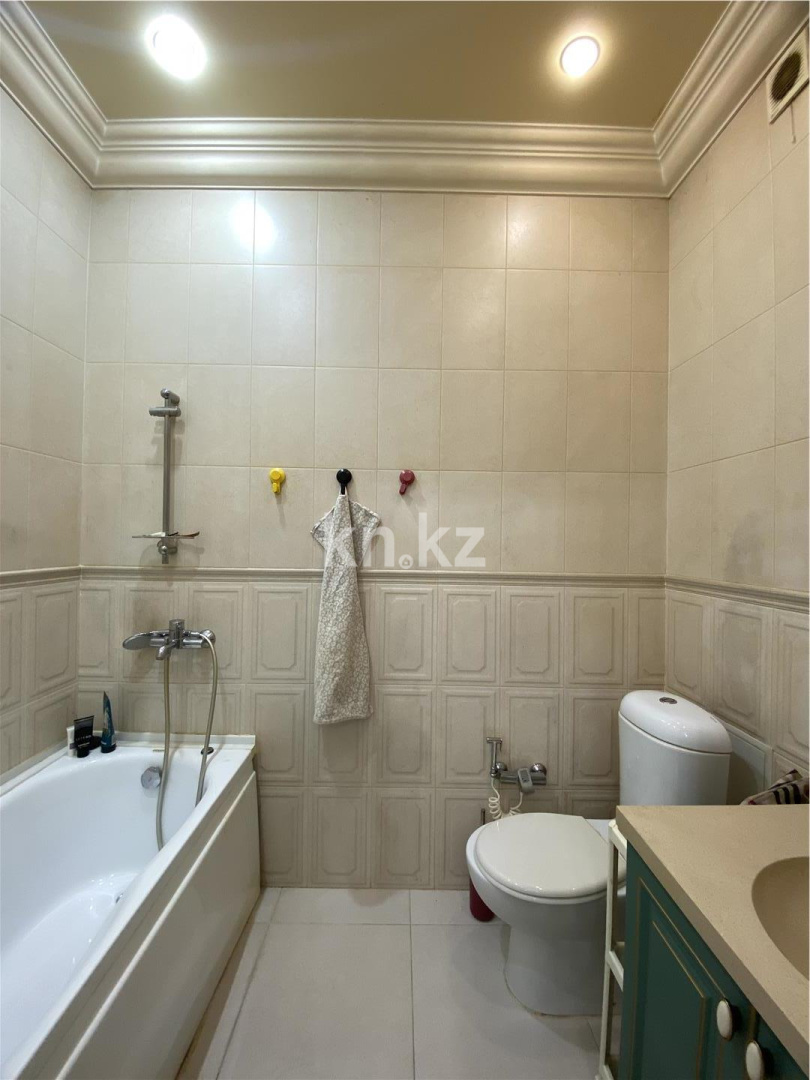 Продажа 3-комнатной квартиры, 135.2 м², ул. Байтурсынова в Астане - фото 25