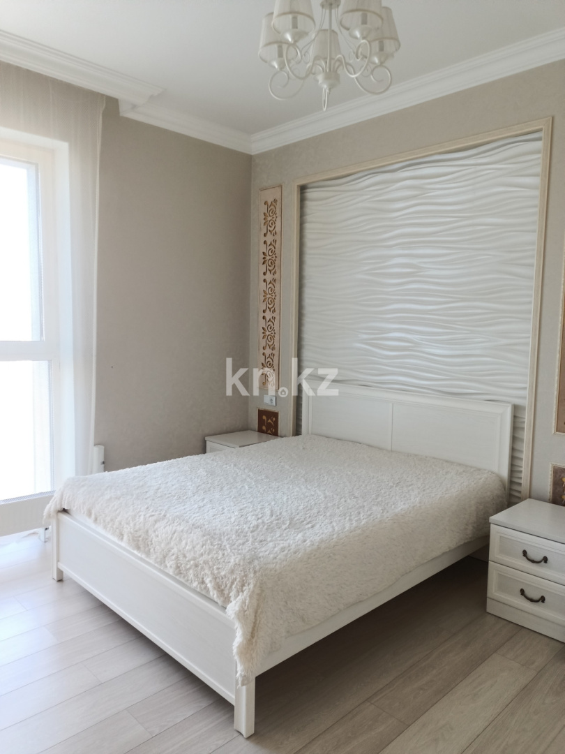 Аренда 2-комнатной квартиры посуточно, 75 м², ул. Сыганак, дом  17б - пр. Туран в Астане