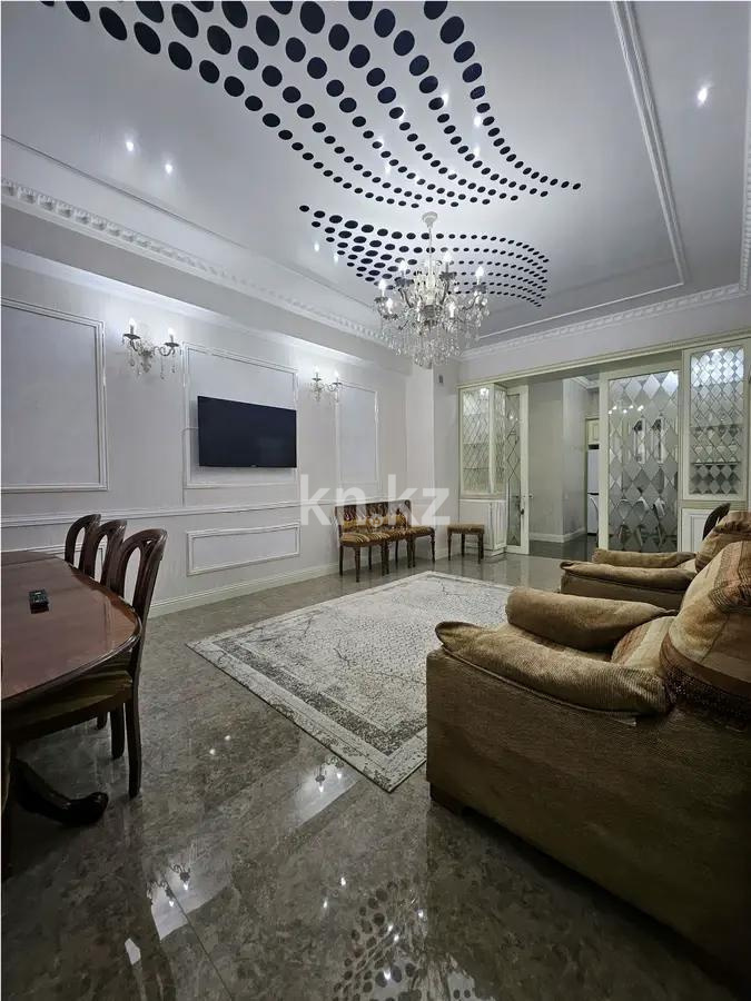 Продажа 3-комнатной квартиры, 100 м², ул. Кабанбай батыра, дом  15 в Алматы