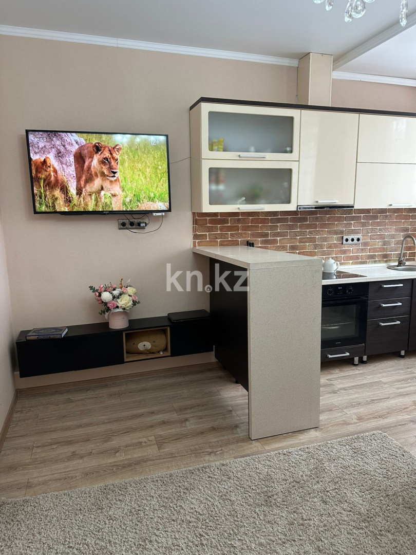 Продажа 2-комнатной квартиры, 71 м², мкр. Степной-2, дом  2/4 в Караганде - фото 2