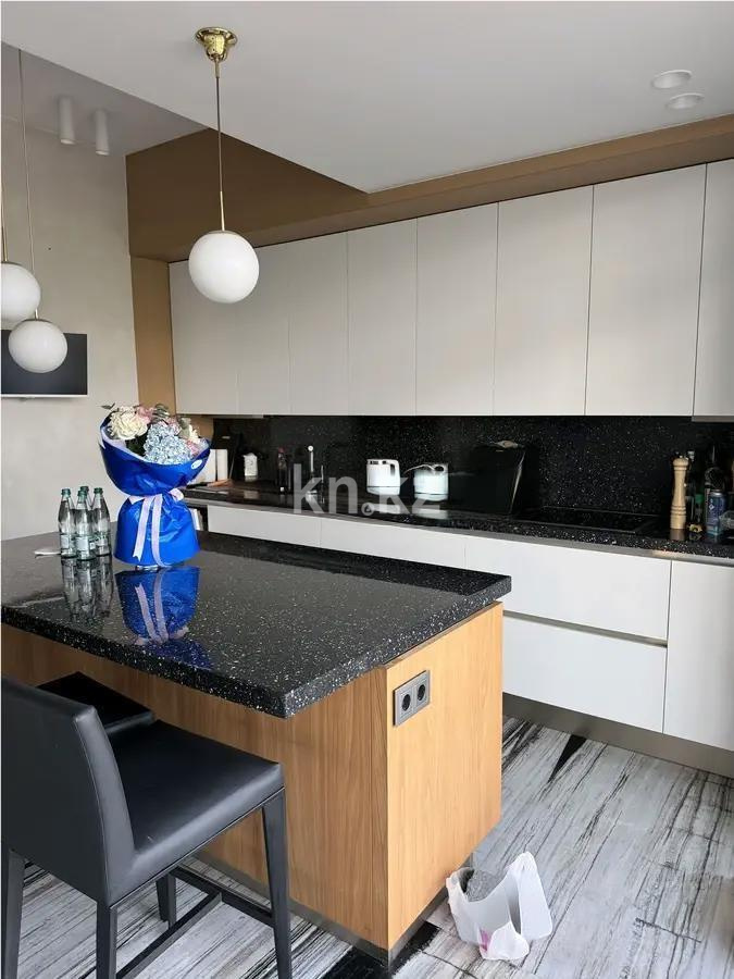 Продажа 5-комнатной квартиры, 303.9 м², ул. Кабанбай батыра, дом  15 в Алматы - фото 5