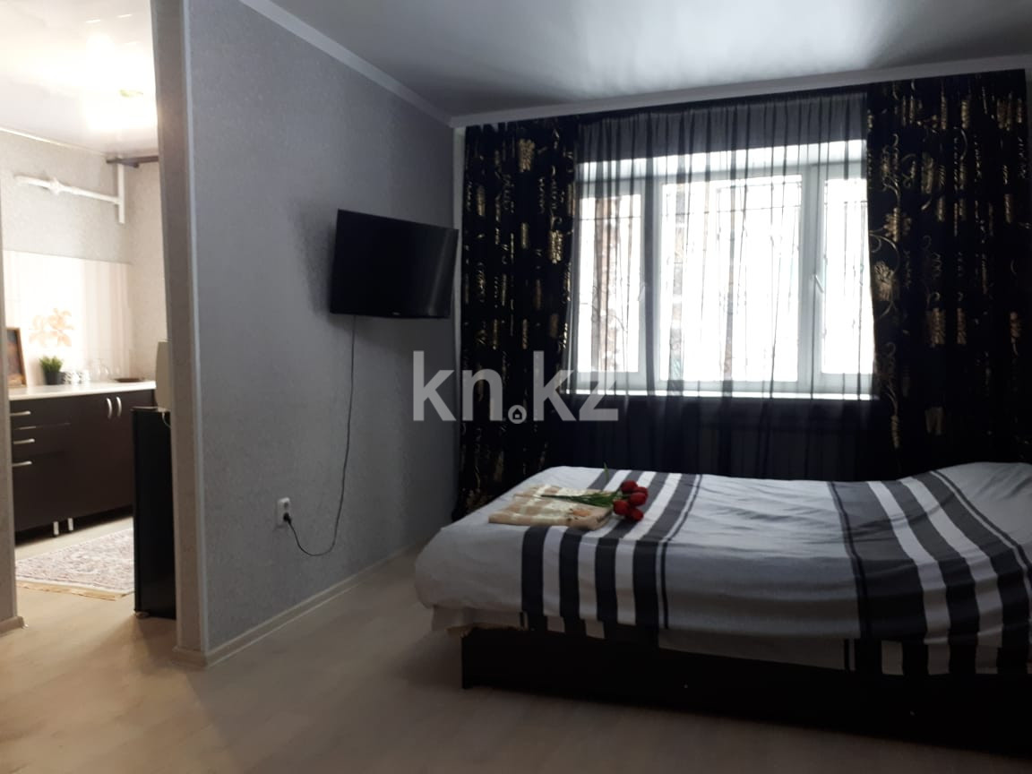 Аренда 1-комнатной квартиры посуточно, 35 м², пр. Бухар-жырау, дом  79/2 в Караганде - фото 6