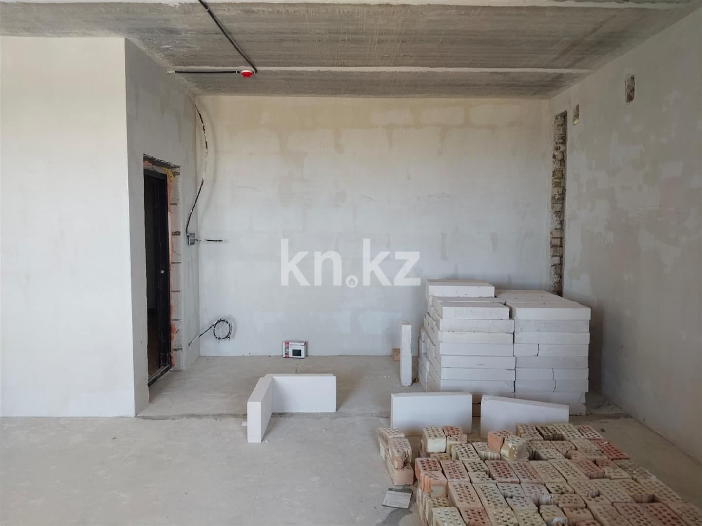 Продажа 1-комнатной квартиры, 37 м² в Караганде - фото 2