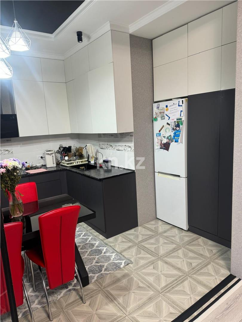 Продажа 4-комнатной квартиры, 106 м², пр. Шахтеров в Караганде - фото 12