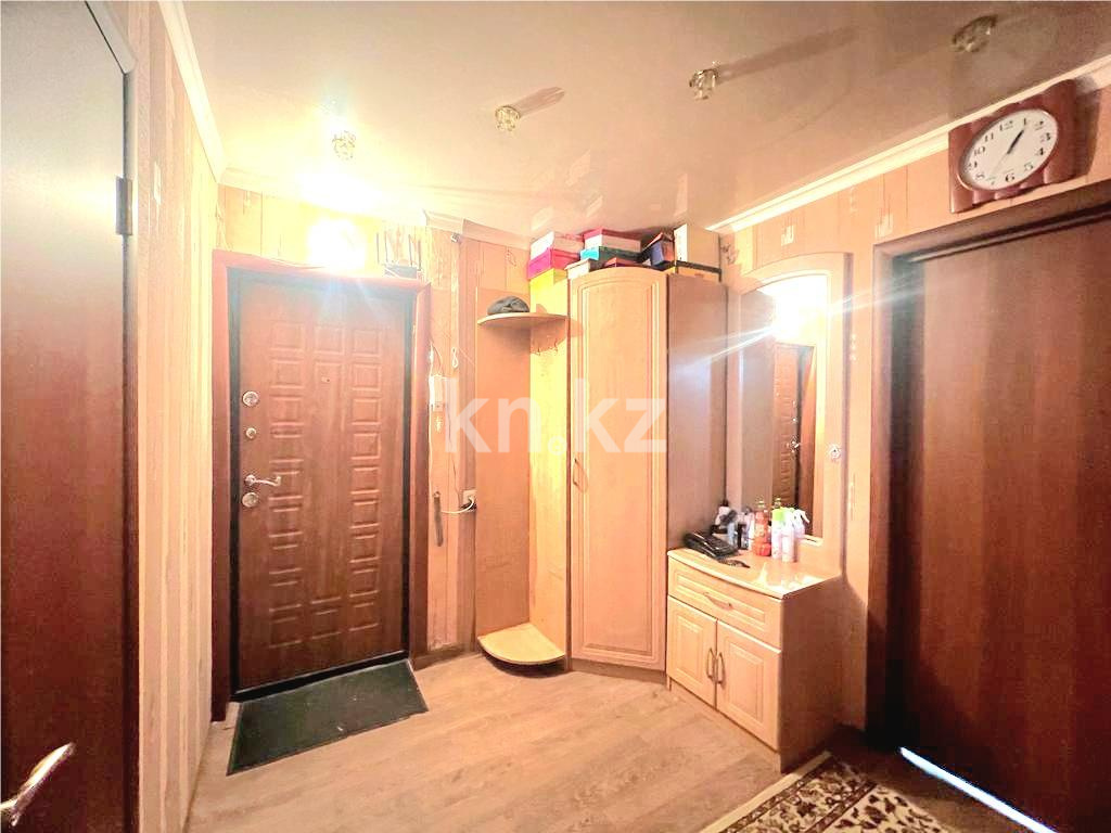 Продажа 3-комнатной квартиры, 61 м², мкр-н 17 в Караганде - фото 7