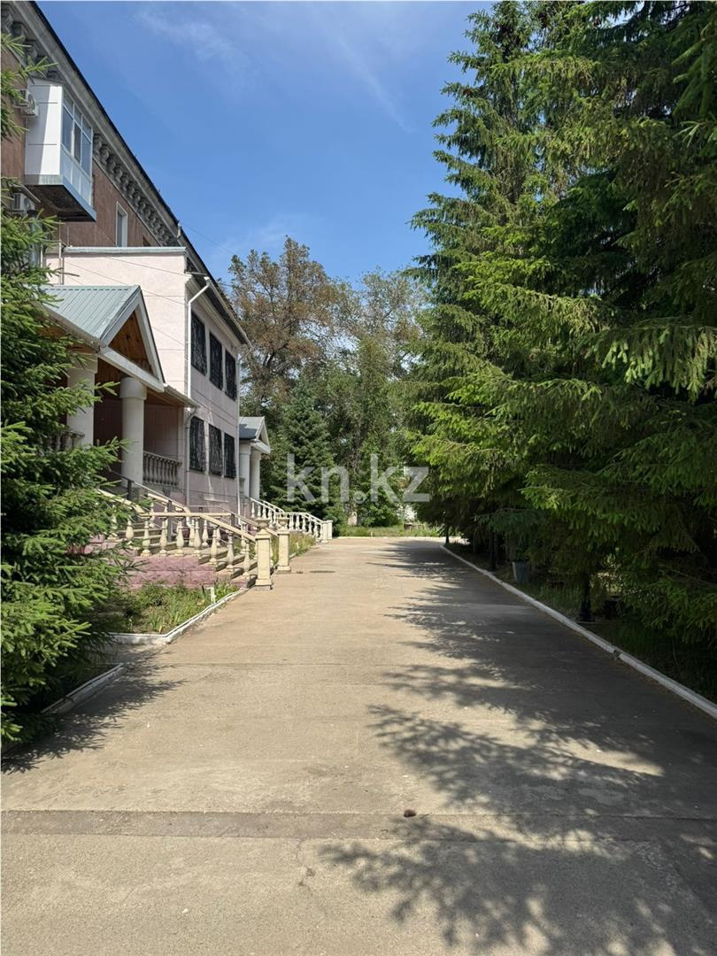 Продажа 9-комнатного дома, 1000 м², пр. Назарбаева, дом  3а в Караганде - фото 2