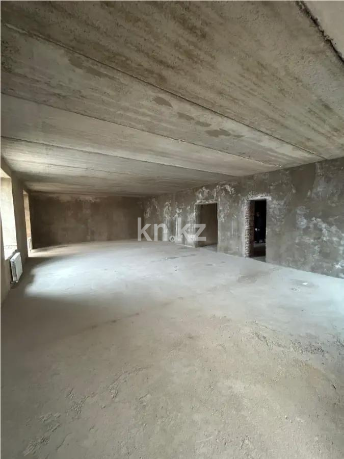 Продажа 4-комнатной квартиры, 134 м² в Караганде