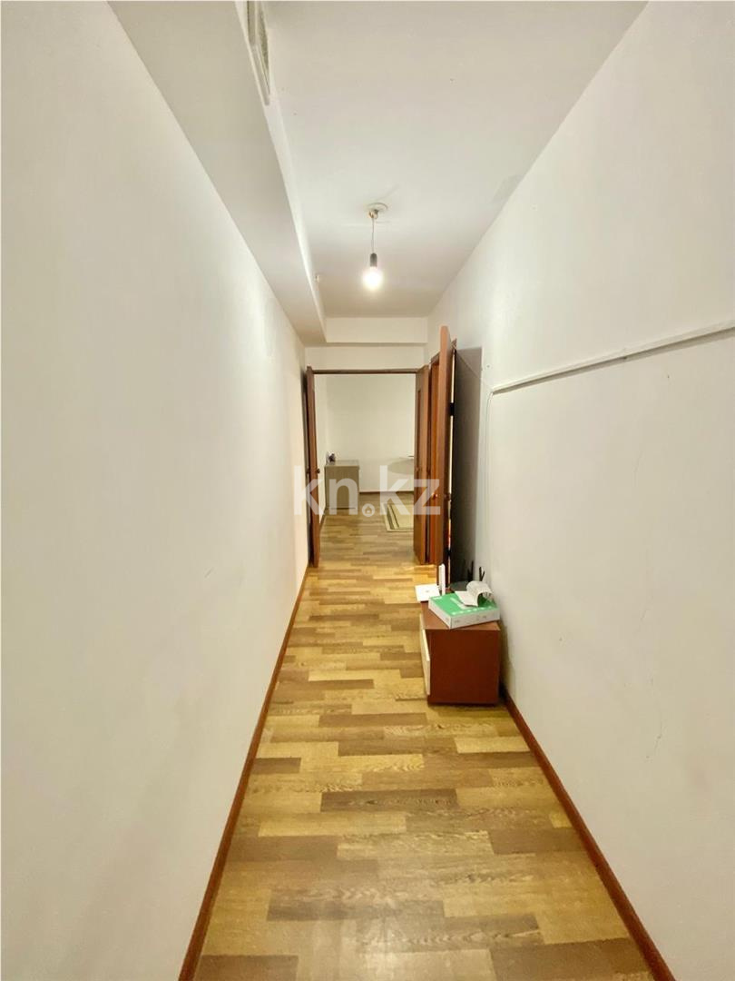 Продажа 2-комнатной квартиры, 72 м², ул. Ермекова в Караганде - фото 8