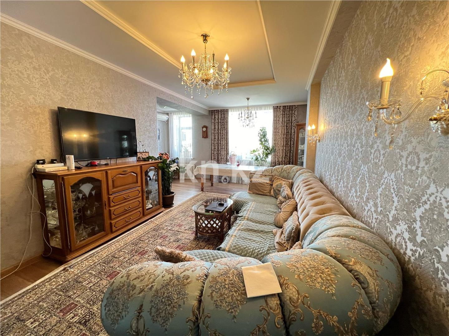 Продажа 3-комнатной квартиры, 127 м², ул. Аманжолова, дом  96/1 в Караганде