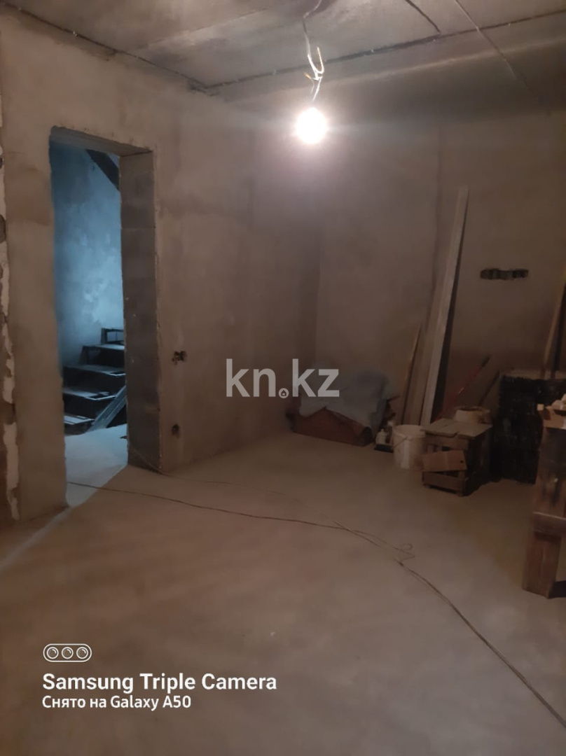 Продажа 4-комнатной квартиры, 116 м², ул. Ихсанова в Уральске - фото 4