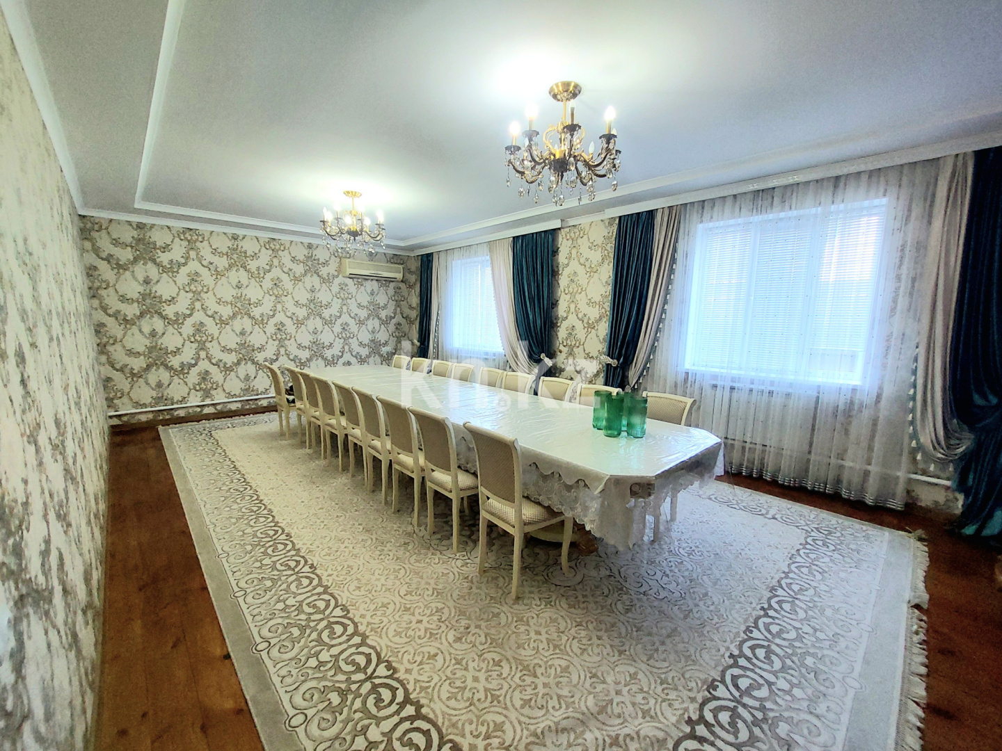 Продажа 6-комнатного дома, 252 м², ул. Сырым батыра, дом  64 в Шымкенте - фото 3