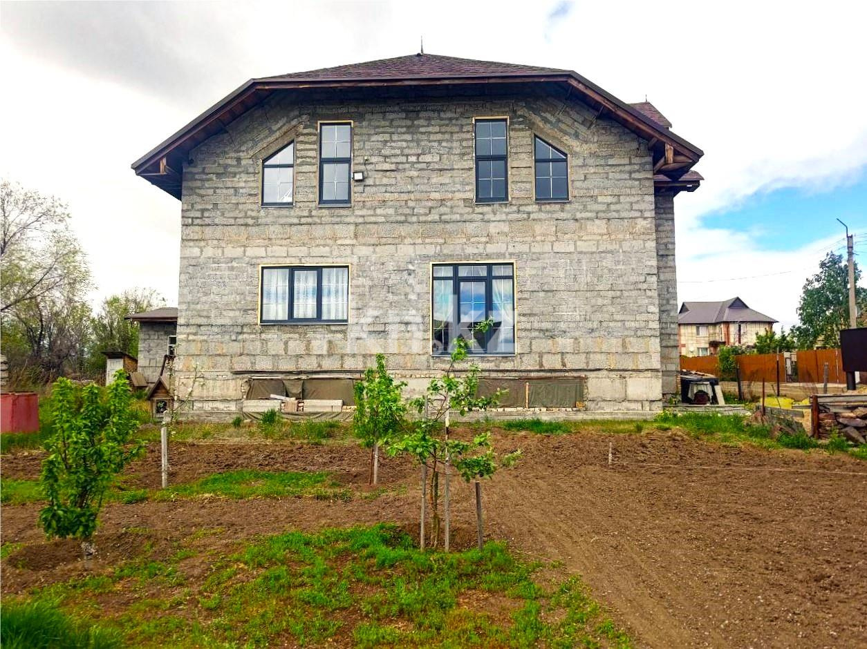 Продажа 6-комнатного дома, 487 м², ул. Лесная в Караганде