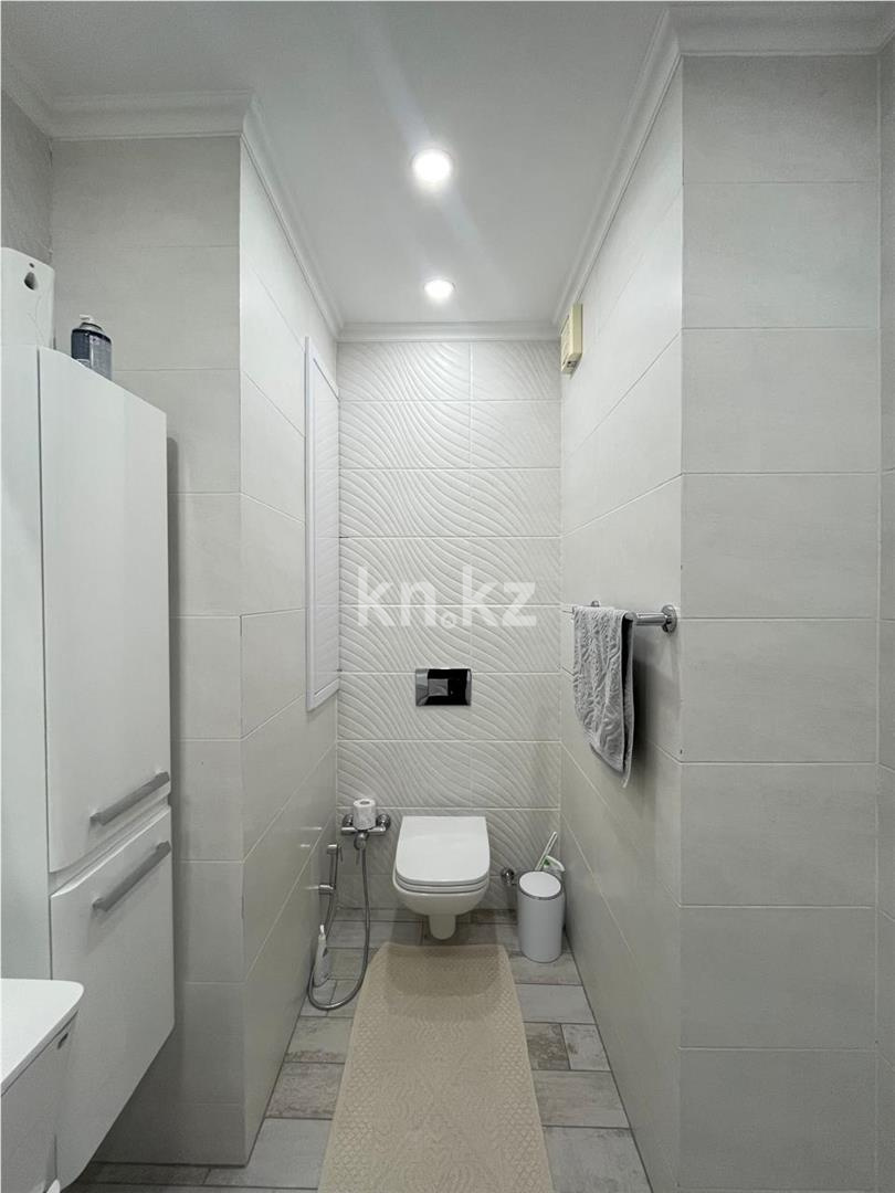 Продажа 2-комнатной квартиры, 69 м², пр. Шахтеров, дом  60 в Караганде - фото 15