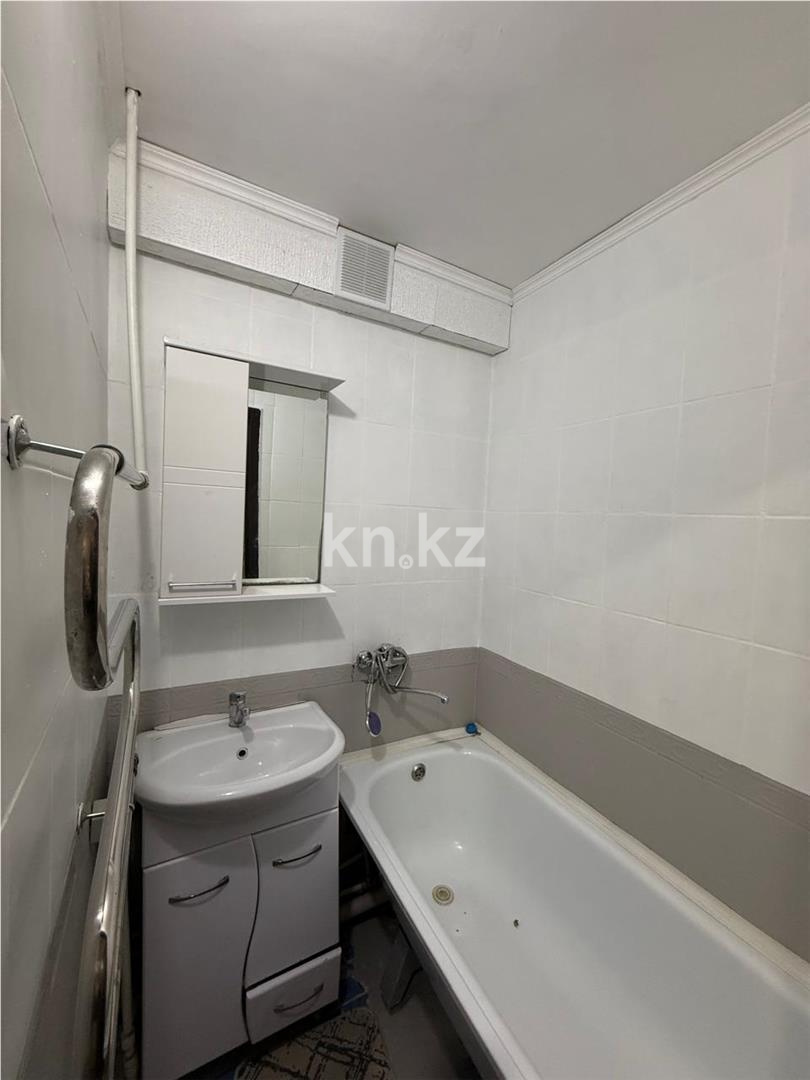 Продажа 3-комнатной квартиры, 62 м², мкр-н 16, дом  49 в Караганде - фото 11