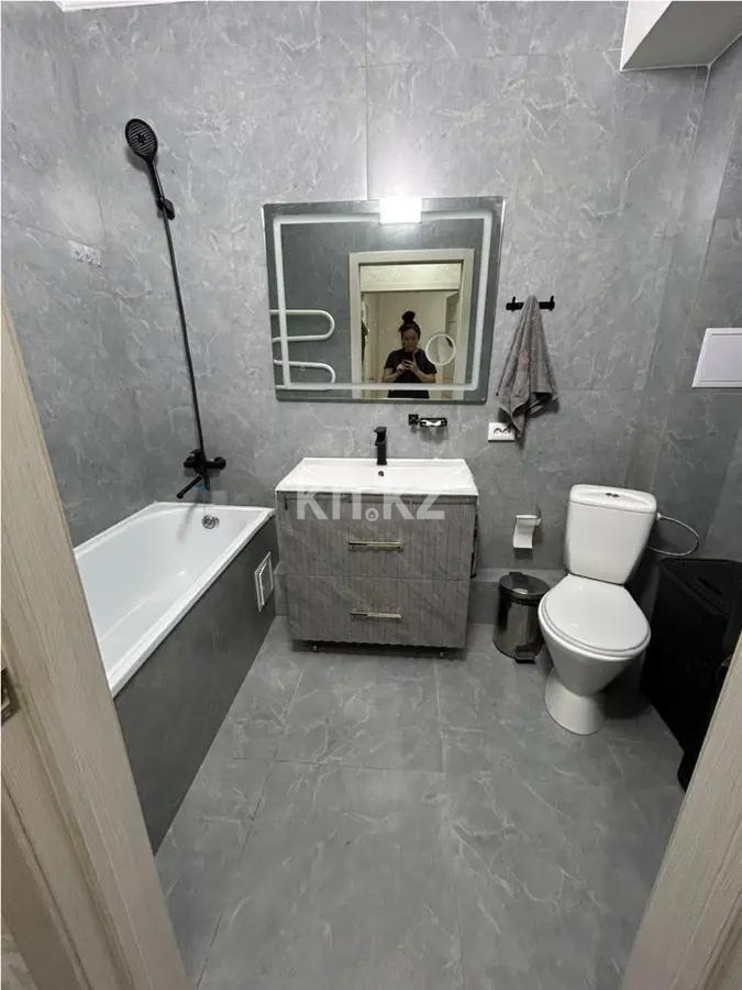 Продажа 1-комнатной квартиры, 40 м², мкр-н Кокжиек, дом  22 в Алматы - фото 3