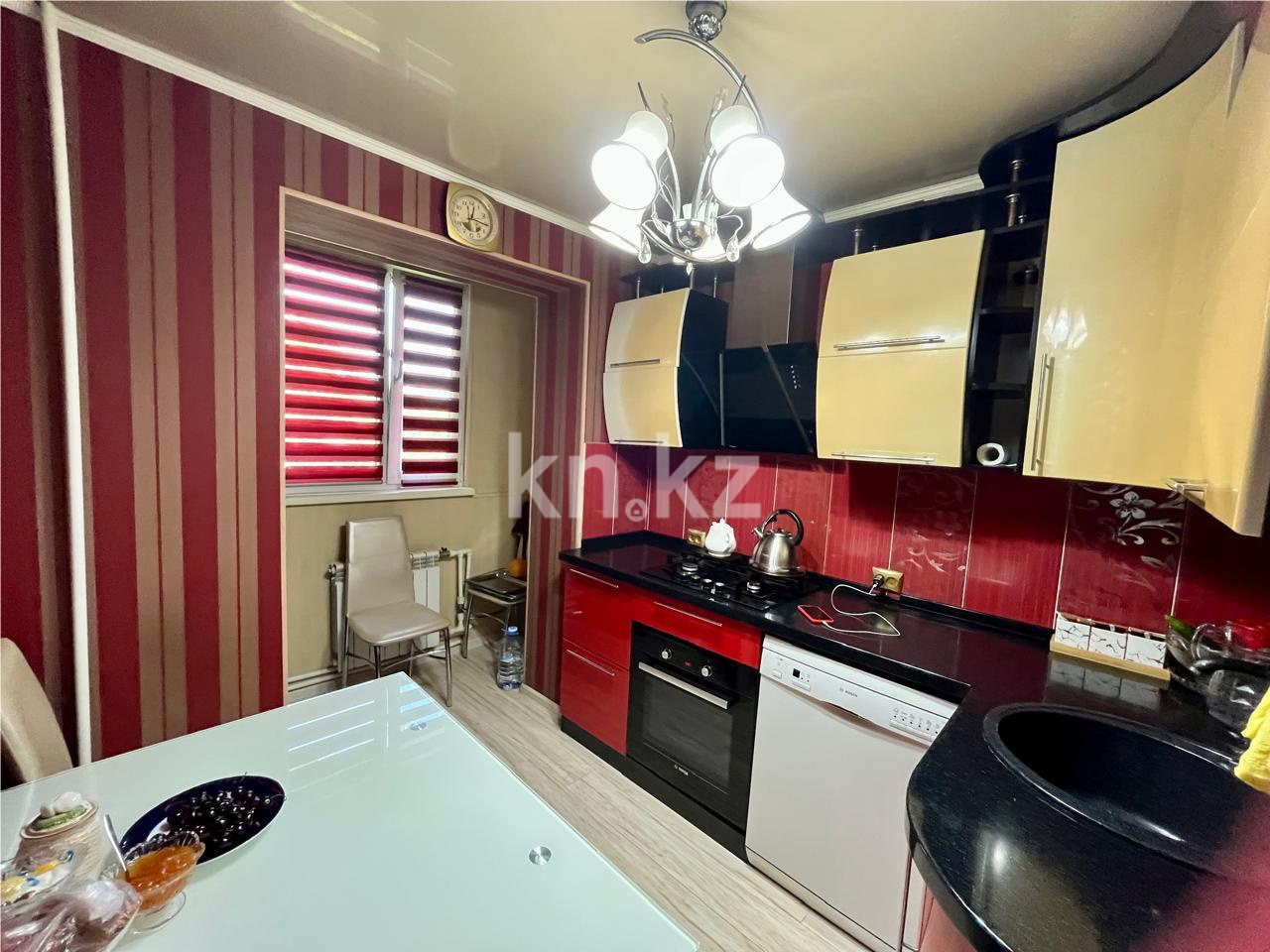 Продажа 3-комнатной квартиры, 62 м², мкр-н 19 в Караганде - фото 8