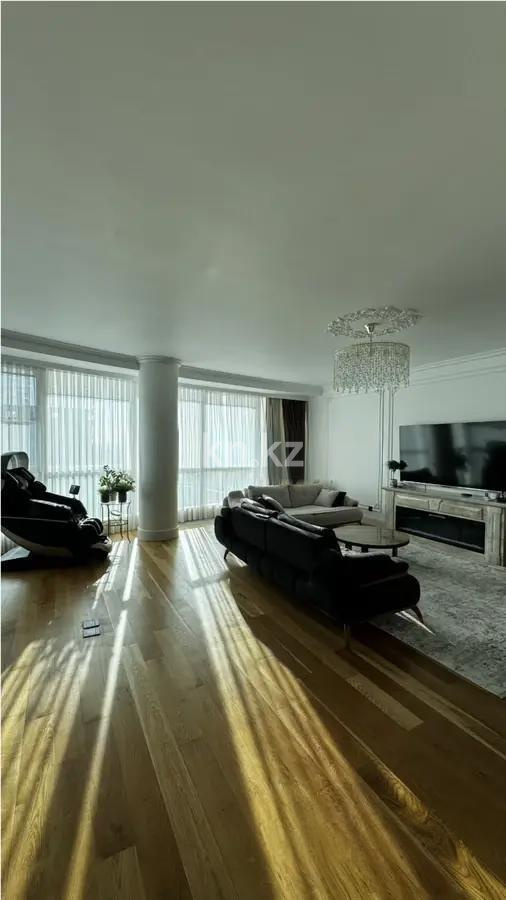 Продажа 4-комнатной квартиры, 165 м², пр. Туран, дом  37/9 в Астане