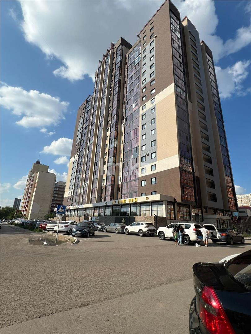 Продажа 2-комнатной квартиры, 53 м², пр. Шахтеров, дом  52б в Караганде