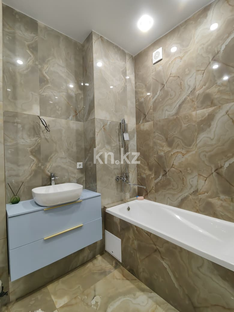 Продажа 1-комнатной квартиры, 40 м², ул. Букетова, дом  3/3 в Караганде - фото 13