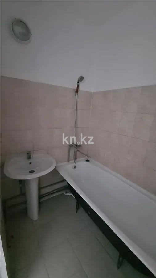 Продажа 2-комнатной квартиры, 68.6 м², ул. Жандосова, дом  150/3 в Алматы - фото 3