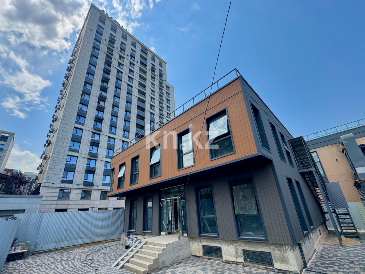 Продажа , 659 м², Комарова, дом  3 - ул. Ходжанова в Алматы