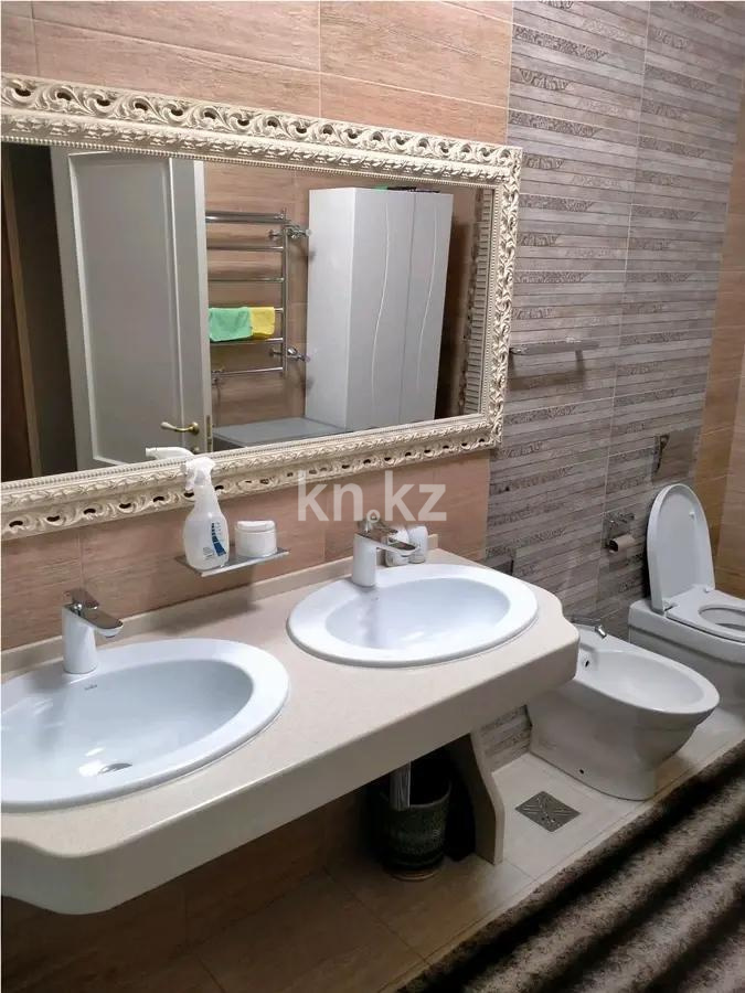 Продажа 4-комнатной квартиры, 200 м², ул. Омаровой, дом  33 в Алматы - фото 4