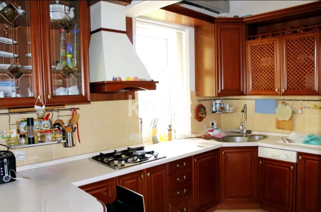 Продажа 7-комнатного дома, 379 м², мкр-н Самал-3 в Уральске - фото 9