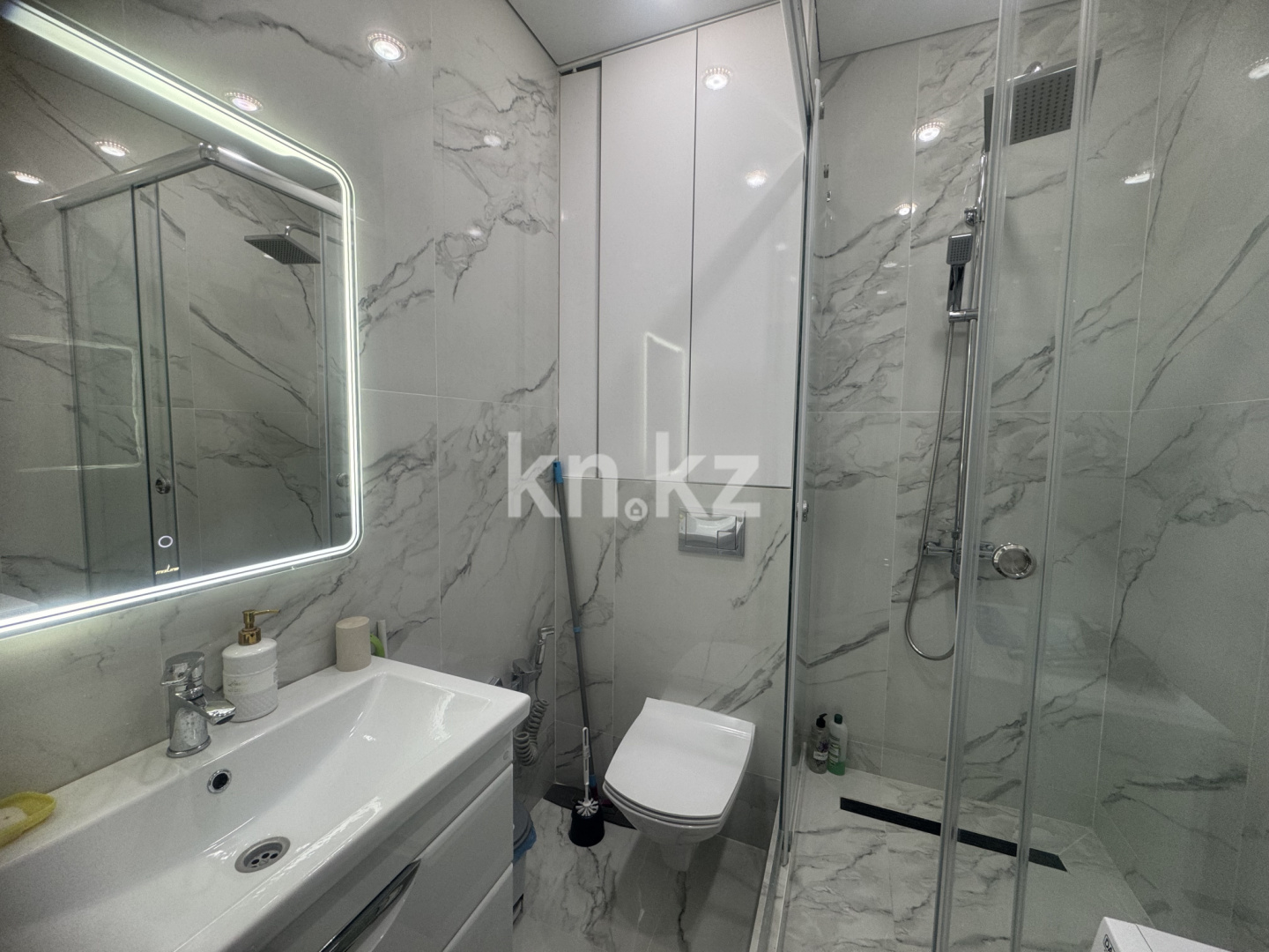 Аренда 1-комнатной квартиры посуточно, 51 м², ул. Курмангазы, дом  98 в Уральске - фото 6