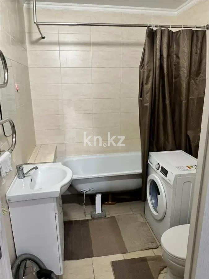 Продажа 1-комнатной квартиры, 42 м², мкр-н Нуркент, дом  5/10 в Алматы - фото 3