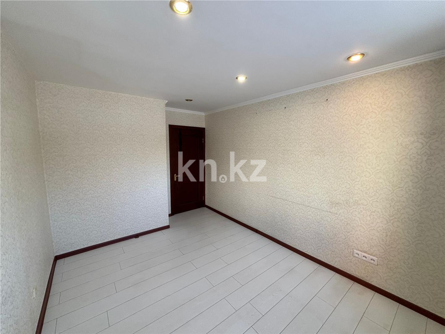 Продажа 4-комнатной квартиры, 80 м², ул. Ермекова в Караганде - фото 8