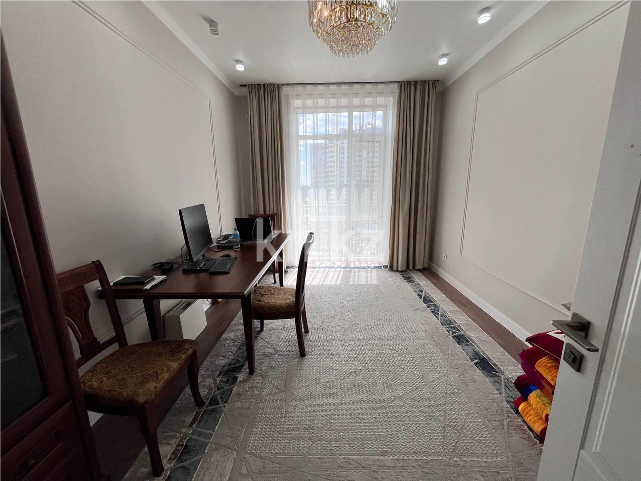 Продажа 4-комнатной квартиры, 131 м², ул. Ашимова в Караганде - фото 6