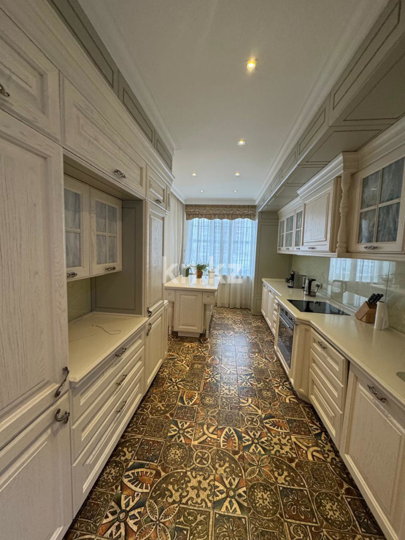 Продажа 4-комнатной квартиры, 145 м² в Астане