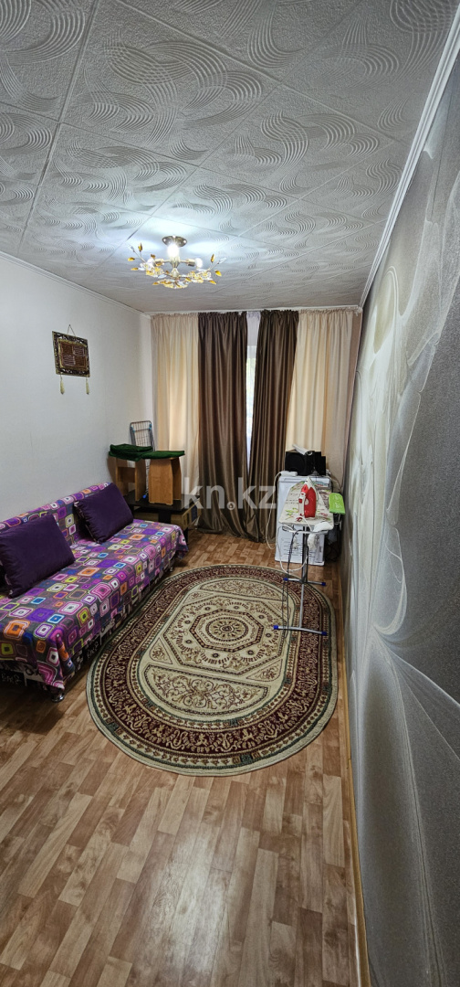 Продажа 2-комнатной квартиры, 42 м², 12 мкр., дом  1 в Караганде - фото 2