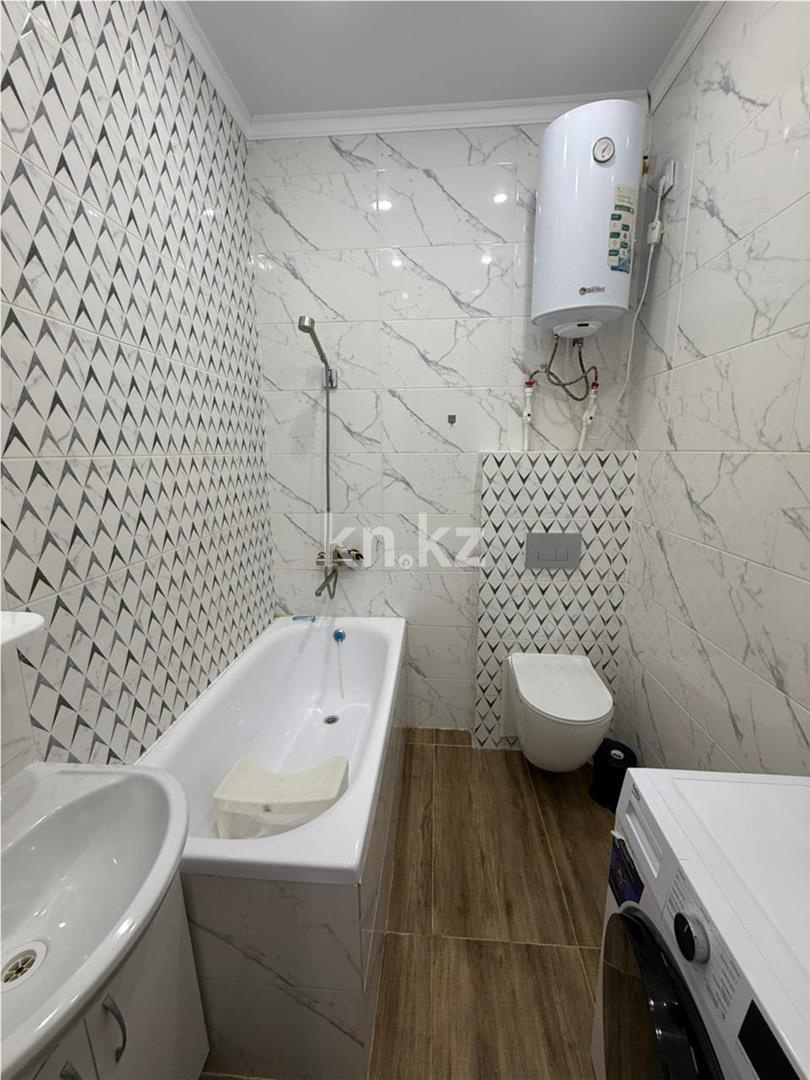 Продажа 1-комнатной квартиры, 40 м², ул. Момышулы в Караганде - фото 11