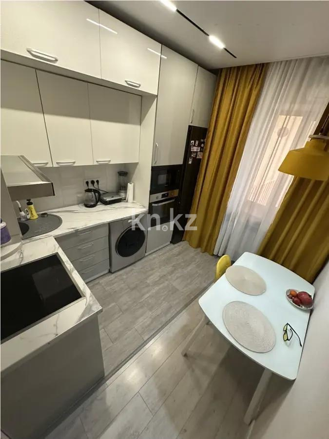 Продажа 2-комнатной квартиры, 67 м², мкр-н Самал-1, дом  33 в Алматы - фото 3