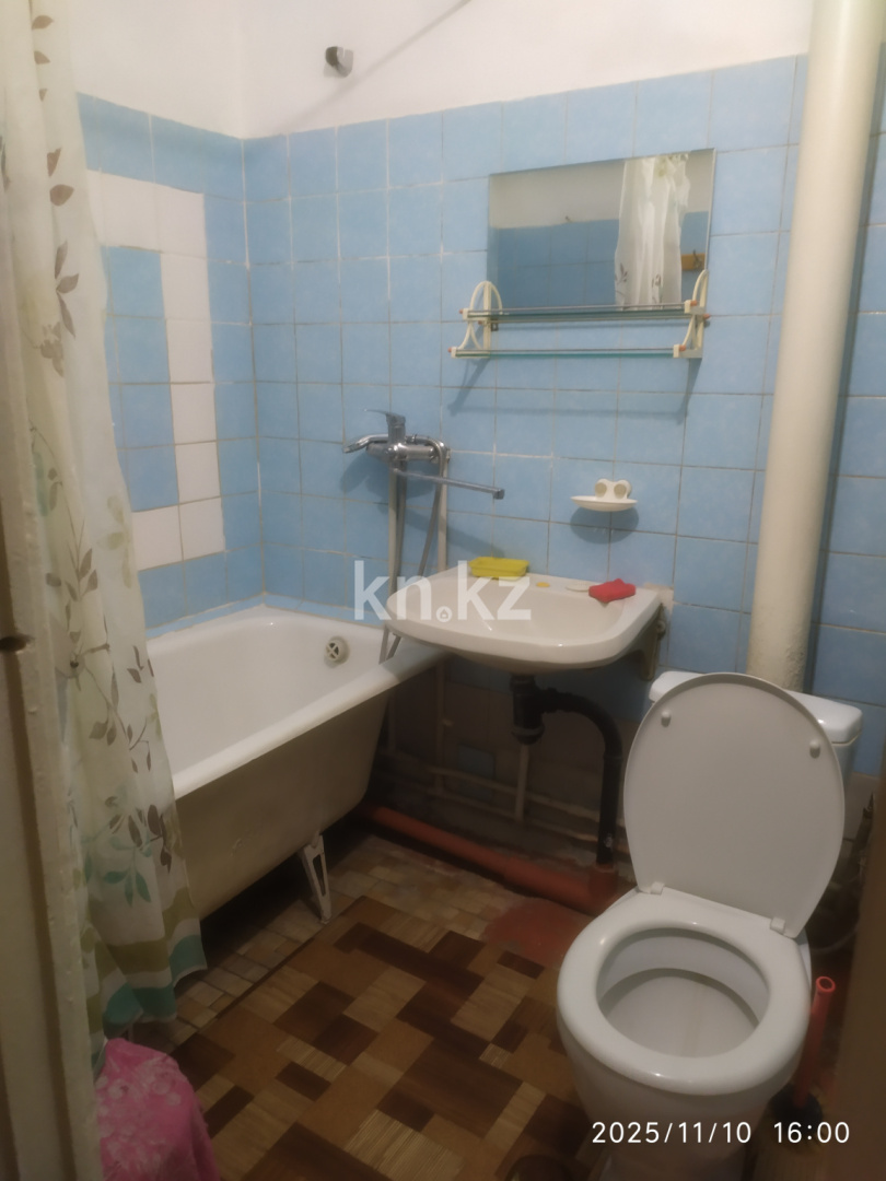 Аренда 3-комнатной квартиры, 58 м², 3 мкр., дом  47 - пр. Улугбека в Алматы - фото 9