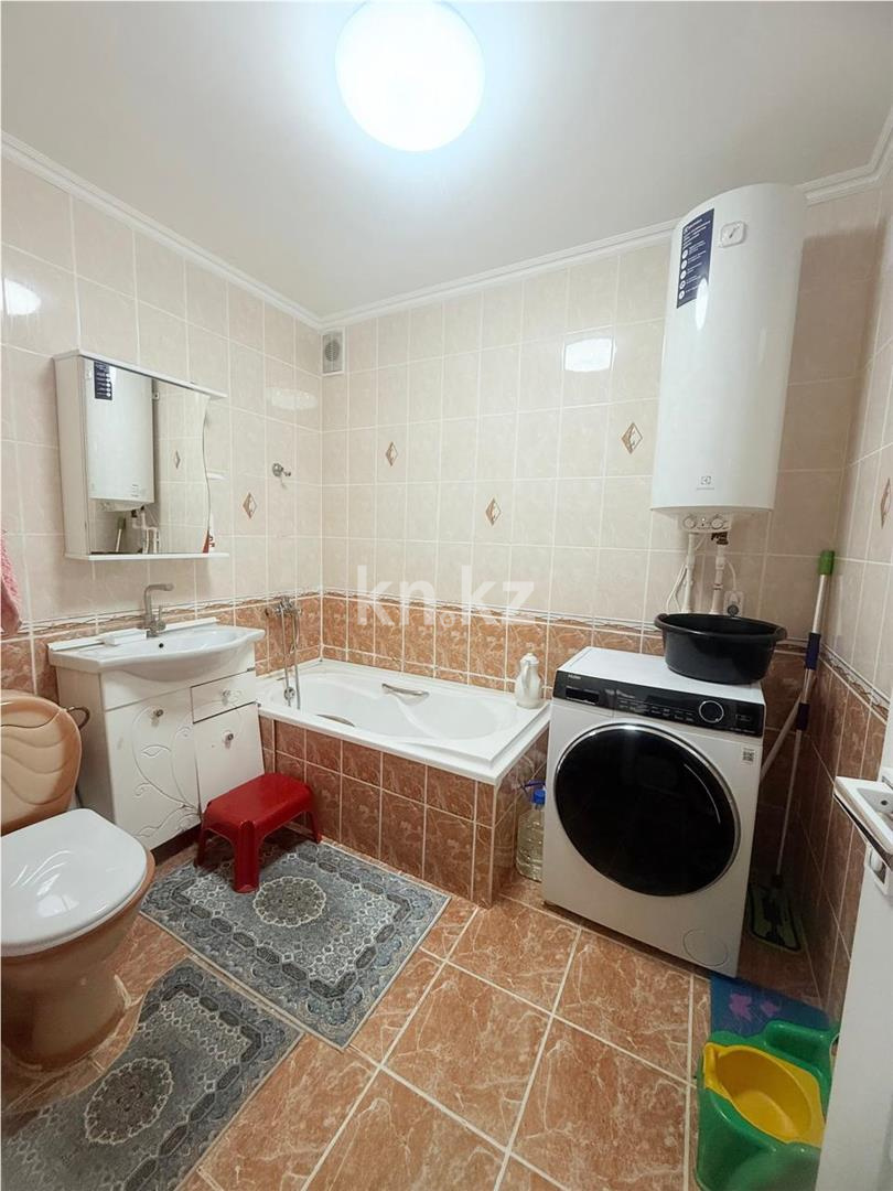 Продажа 4-комнатной квартиры, 76 м², ул. Университетская в Караганде - фото 10