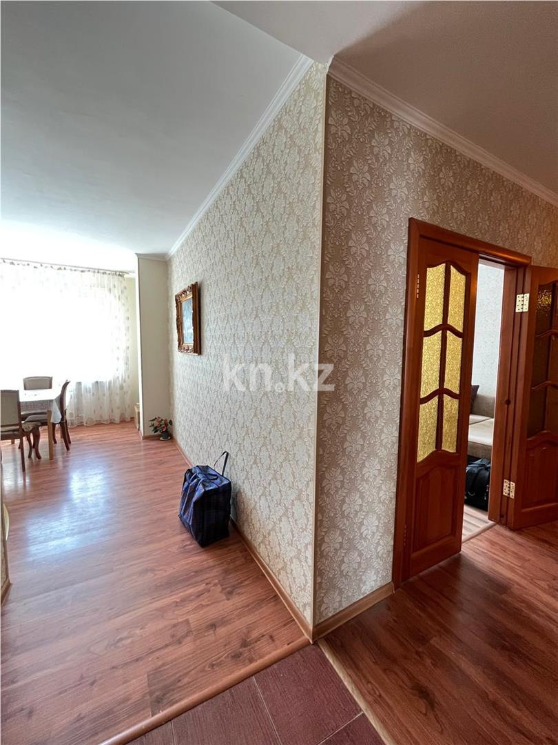 Продажа 3-комнатной квартиры, 92 м², пр. Шахтеров, дом  31а в Караганде - фото 16