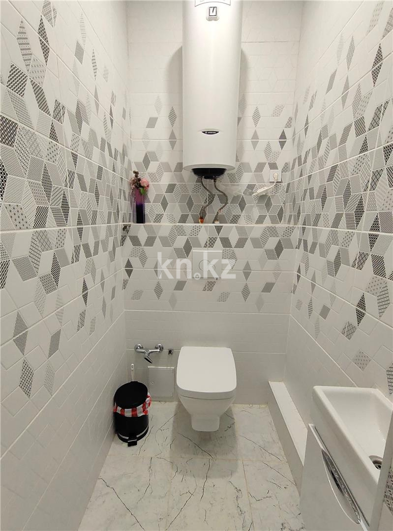 Продажа 3-комнатной квартиры, 74 м², мкр-н Степной-3, дом  1/10 в Караганде - фото 16