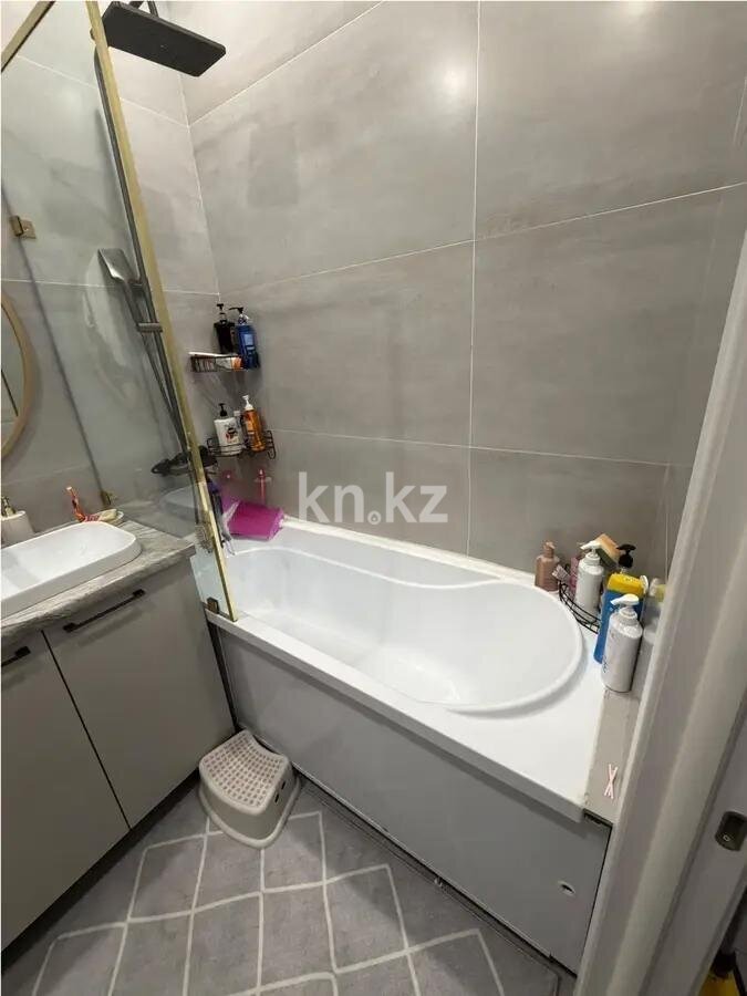 Продажа 3-комнатной квартиры, 70.3 м² в Астане - фото 4