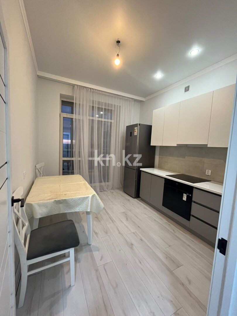 Аренда 1-комнатной квартиры, 38 м² в Астане