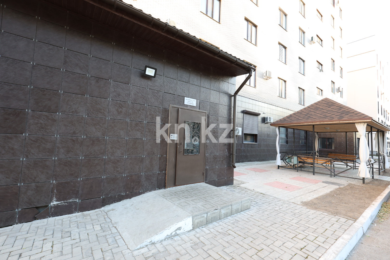 Продажа 3-комнатной квартиры, 104 м², мкр-н Орбита-1, дом  16/3 в Караганде - фото 2