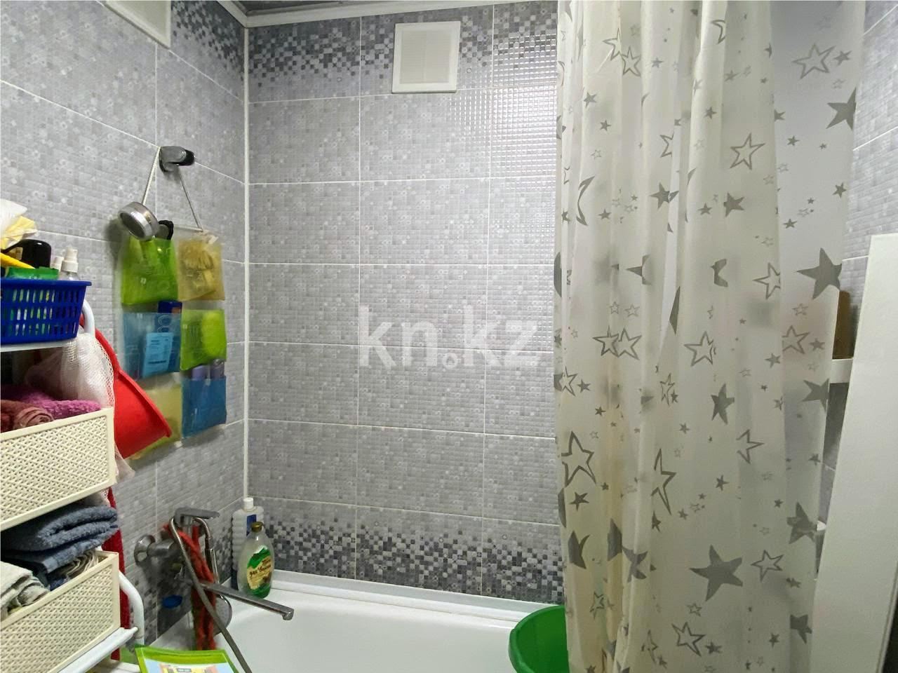 Продажа 3-комнатной квартиры, 56 м², мкр-н Восток-2 в Караганде - фото 11