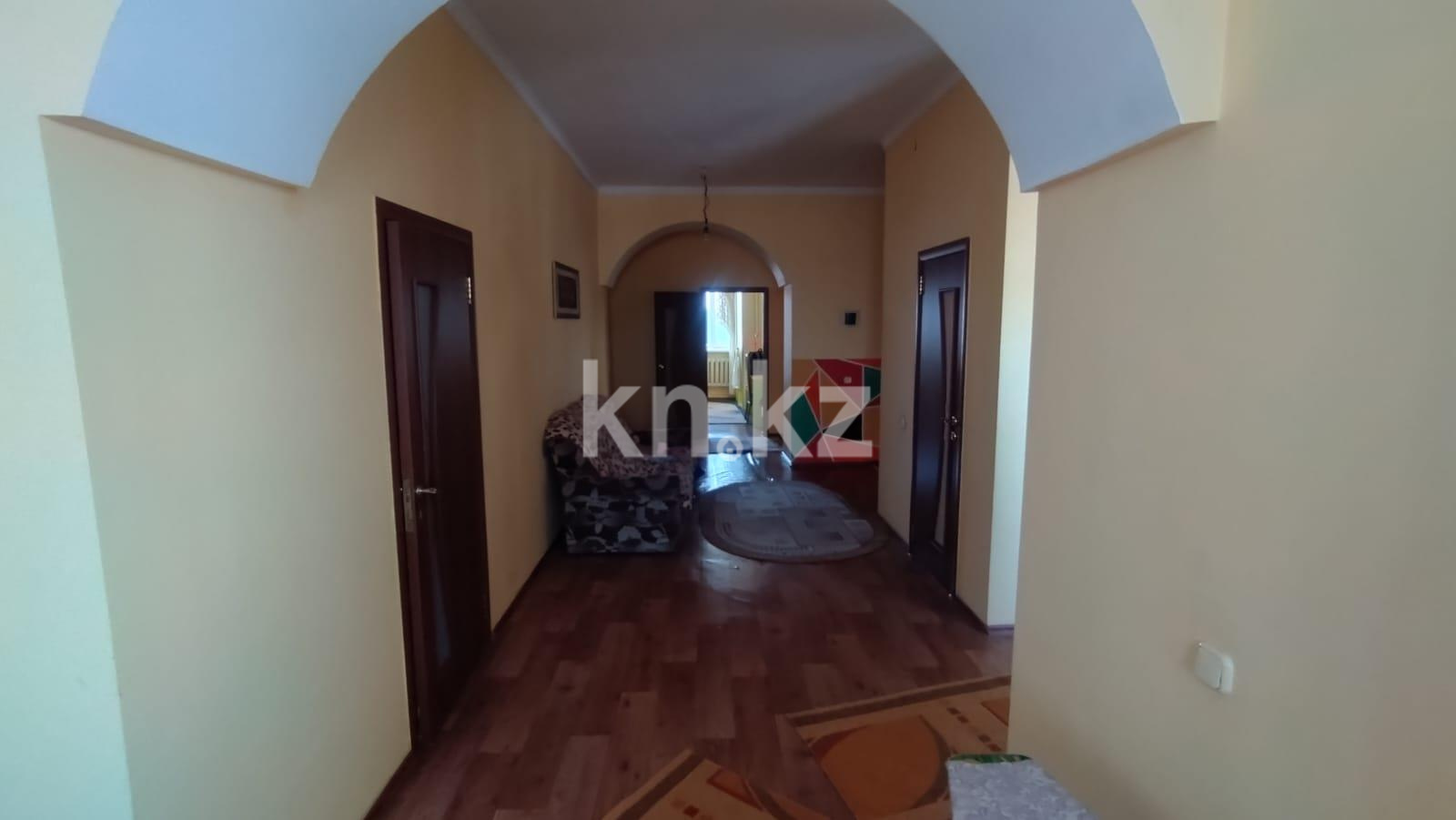 Продажа 8-комнатного дома, 450 м² в Караганде - фото 12