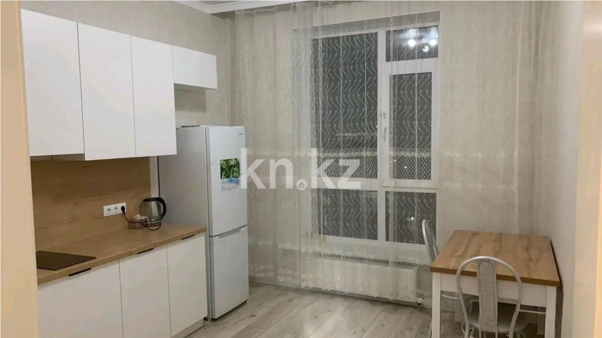 Продажа 1-комнатной квартиры, 37 м², ул. Омарова, дом  12в в Астане - фото 2