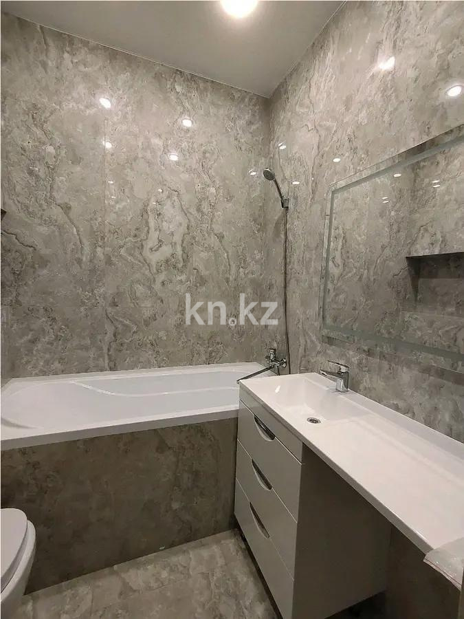 Продажа 2-комнатной квартиры, 67 м², ул. Ашимова, дом  21 в Караганде - фото 3