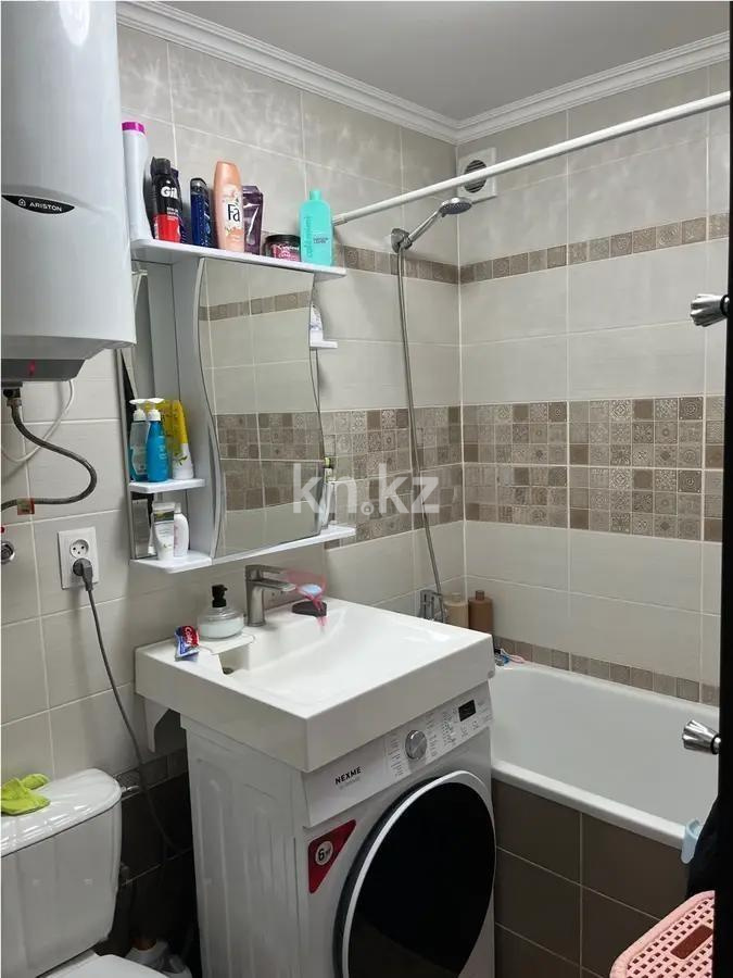 Продажа 3-комнатной квартиры, 65 м², 17 мкр., дом  42 в Караганде - фото 4